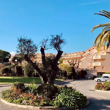 Secured Parc Velusine With Private Parking, Terrace, Pools And Tennis Courts. Appartement *