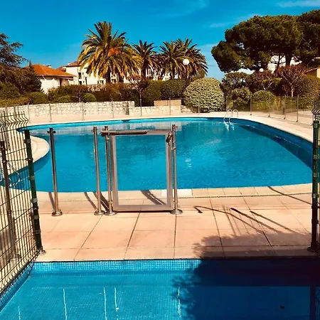 Appartement Secured Parc Velusine With Private Parking, Terrace, Pools And Tennis Courts.