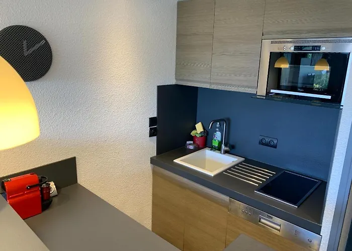 Secured Parc Velusine With Private Parking, Terrace, Pools And Tennis Courts. Apartment Antibes